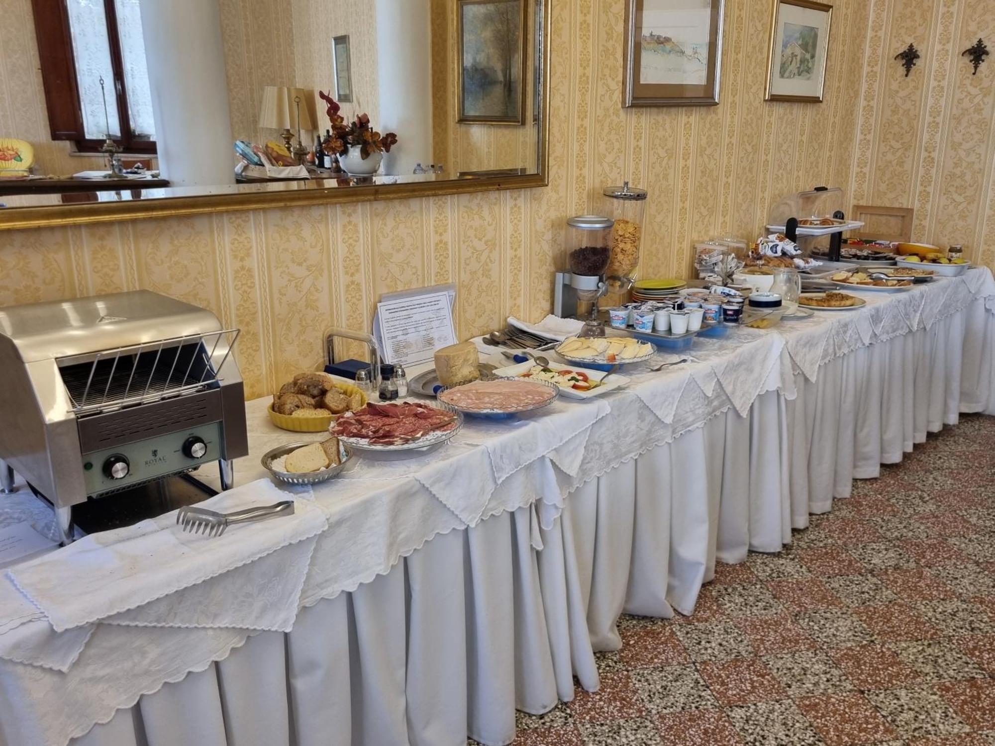 Albergo Il Marzocco - Hotel Dal 1860 Montepulciano Stazione Екстериор снимка