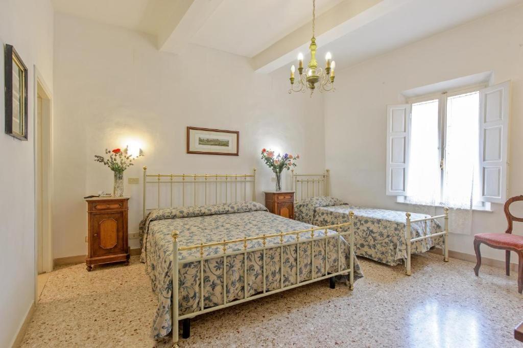 Albergo Il Marzocco - Hotel Dal 1860 Montepulciano Stazione Стая снимка