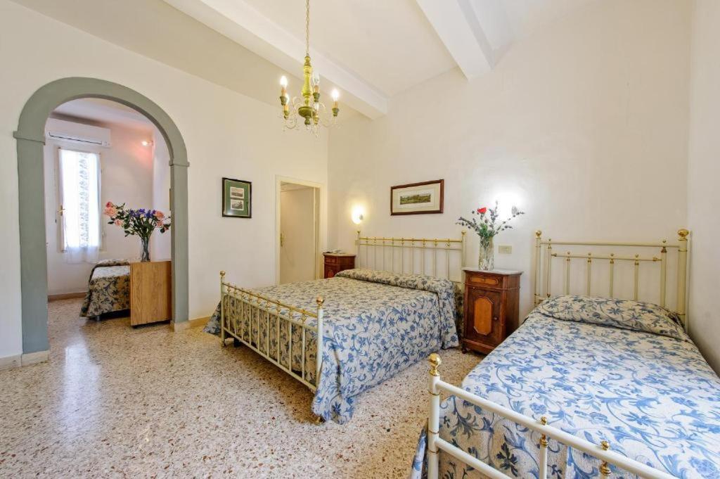 Albergo Il Marzocco - Hotel Dal 1860 Montepulciano Stazione Стая снимка