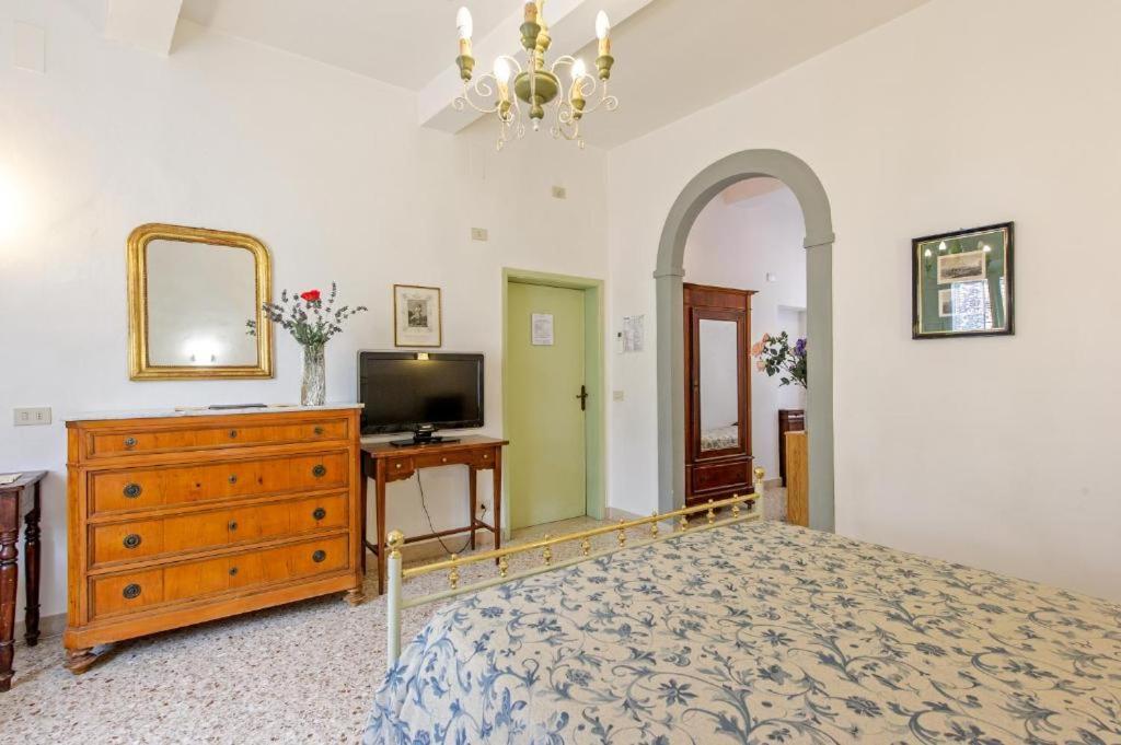 Albergo Il Marzocco - Hotel Dal 1860 Montepulciano Stazione Стая снимка