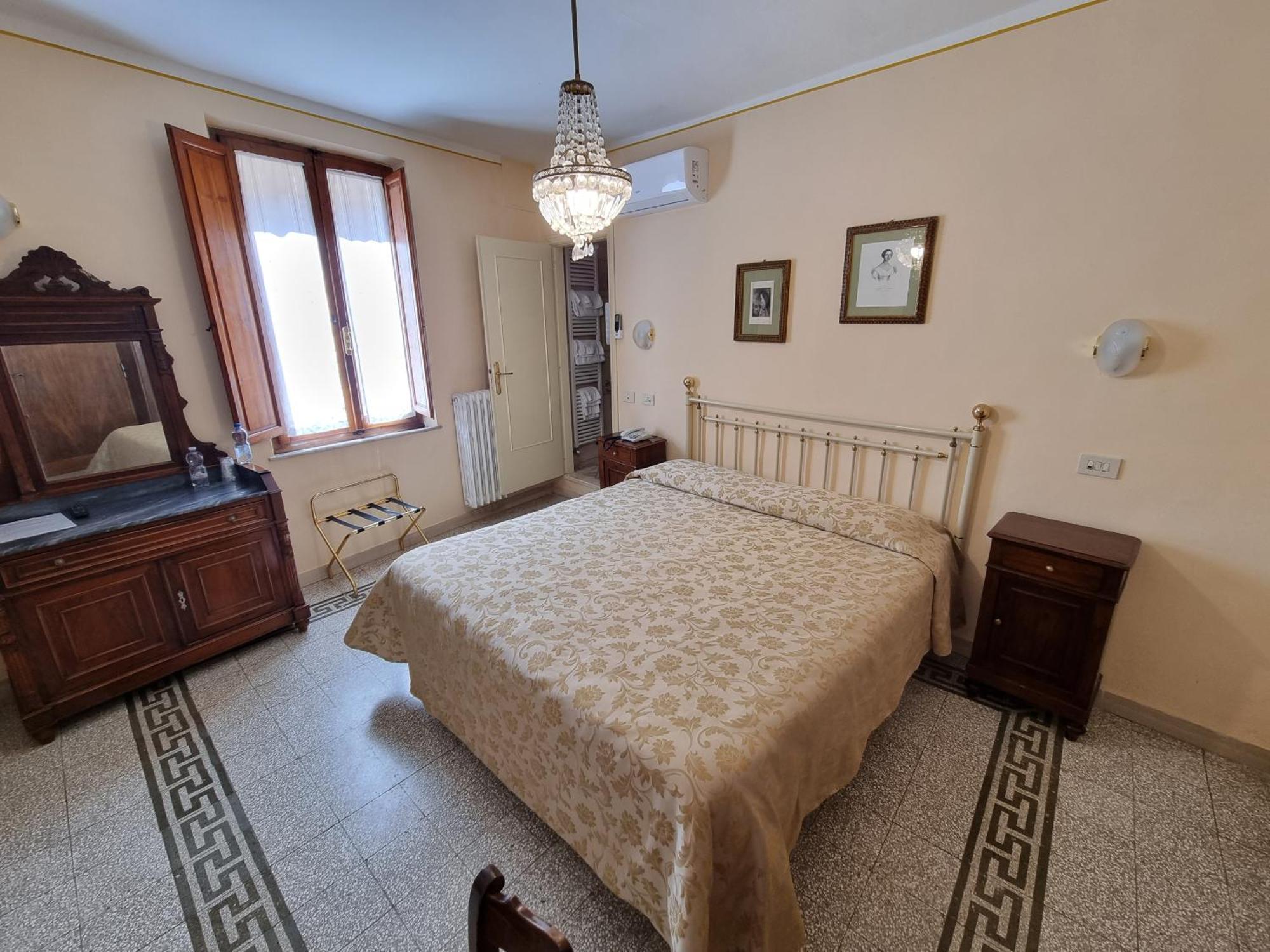 Albergo Il Marzocco - Hotel Dal 1860 Montepulciano Stazione Стая снимка